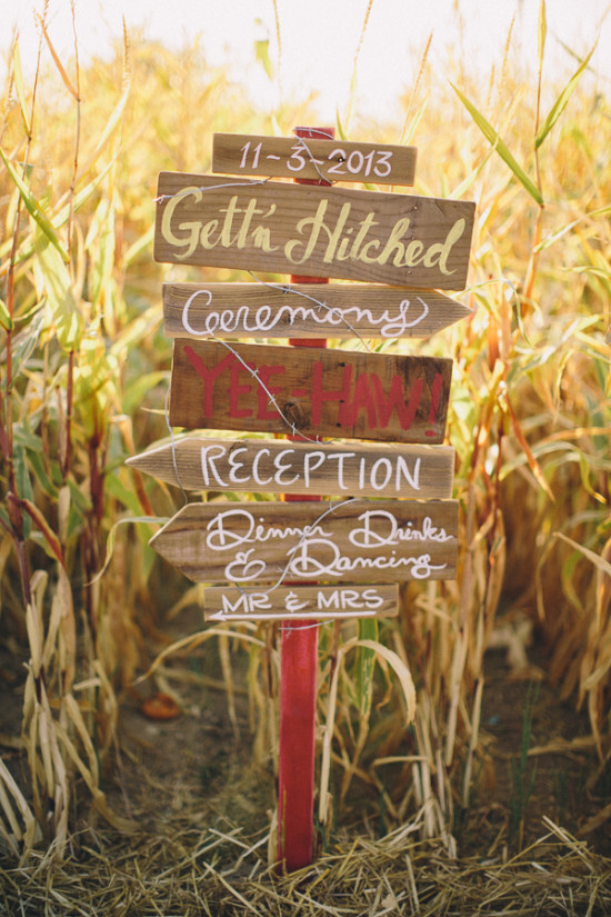 country-burlap-and-lace-wedding