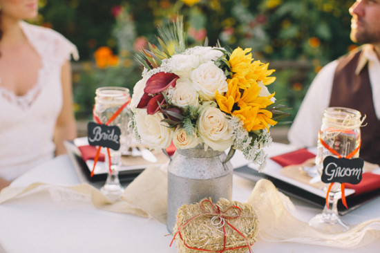 country-burlap-and-lace-wedding
