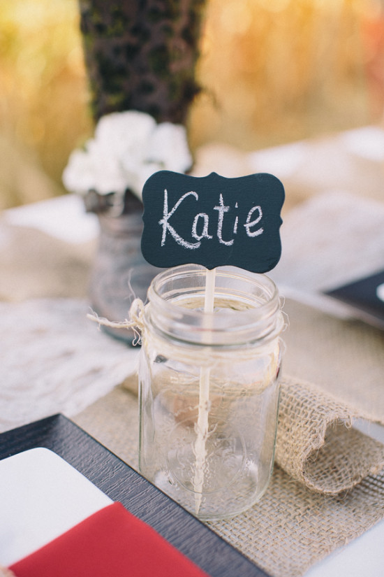 country-burlap-and-lace-wedding