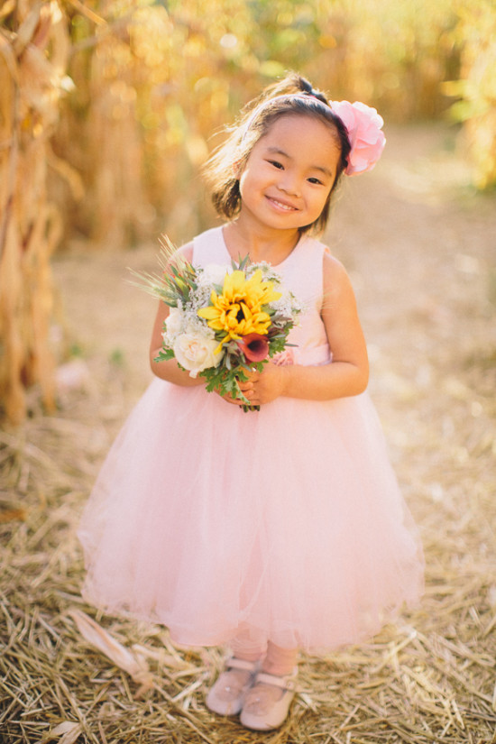 country-burlap-and-lace-wedding