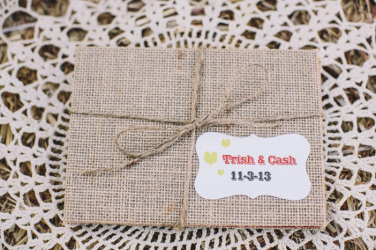 country-burlap-and-lace-wedding