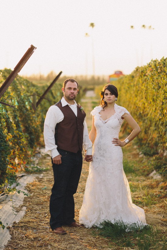 country-burlap-and-lace-wedding