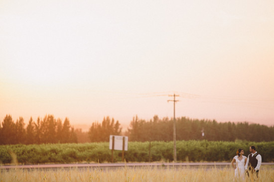 country-burlap-and-lace-wedding