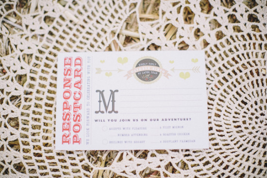 country-burlap-and-lace-wedding