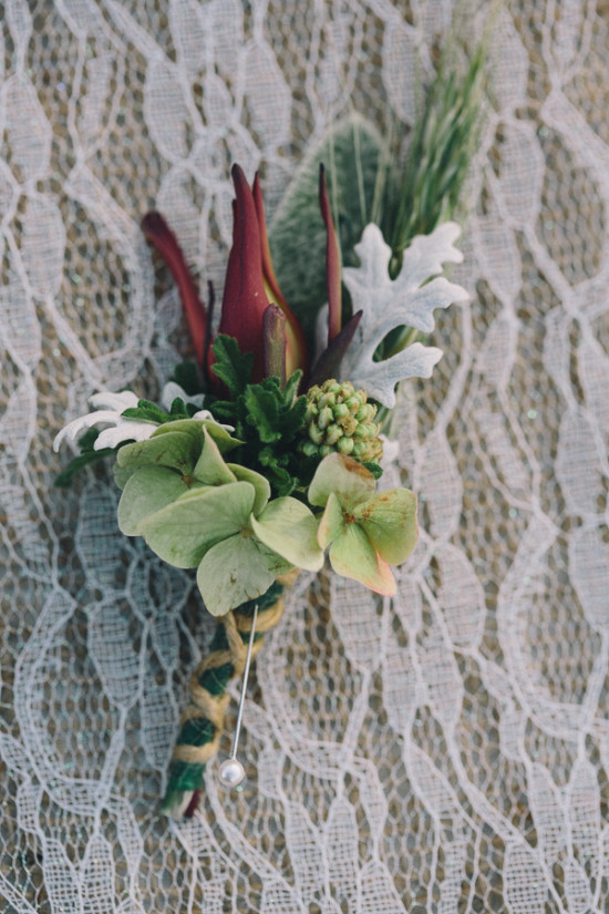 country-burlap-and-lace-wedding