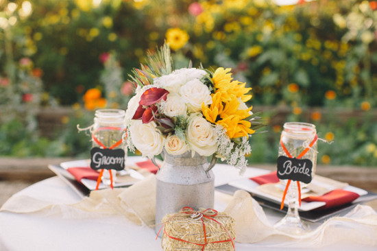 country-burlap-and-lace-wedding
