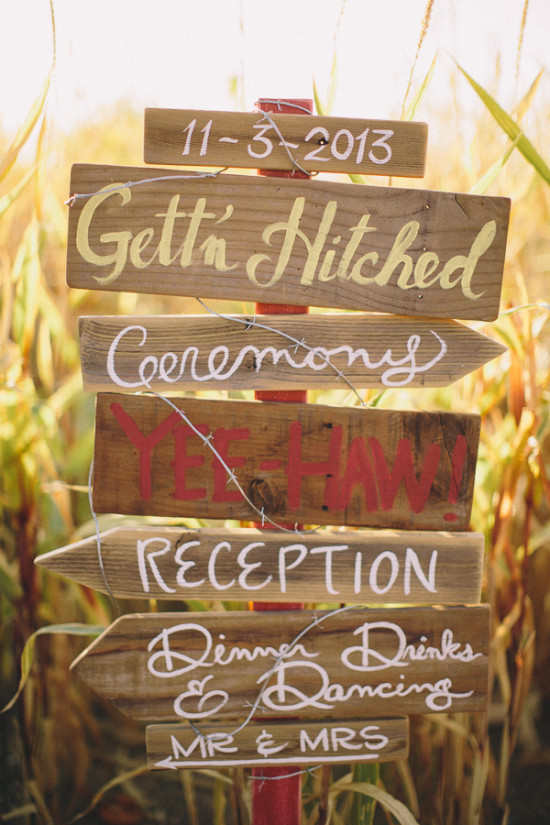 country-burlap-and-lace-wedding