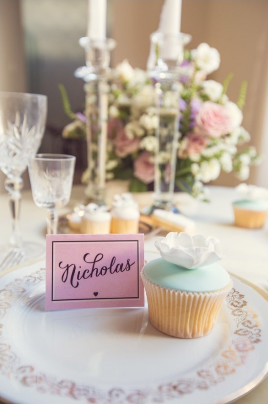 pink placecards and cute cupcakes