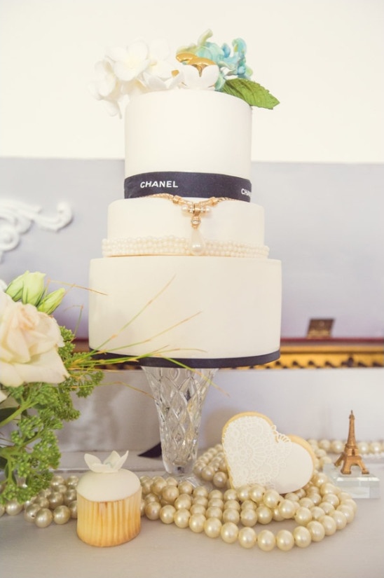 chanel wedding cake with pearl accents