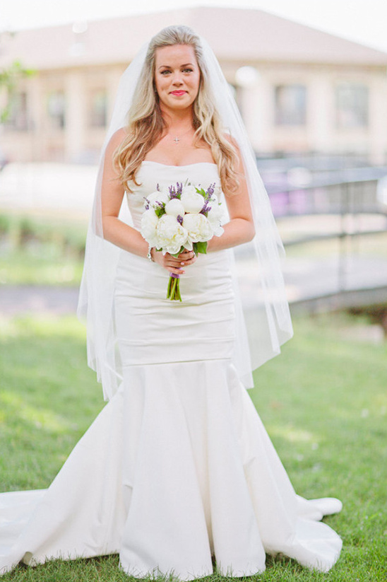 white and purple wedding ideas
