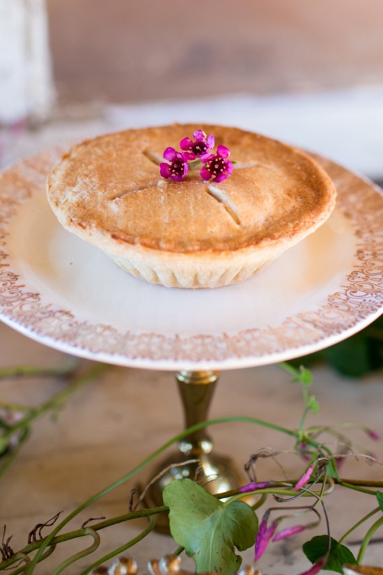 romantic-wedding-ideas-in-deep-jewel