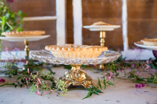 romantic-wedding-ideas-in-deep-jewel