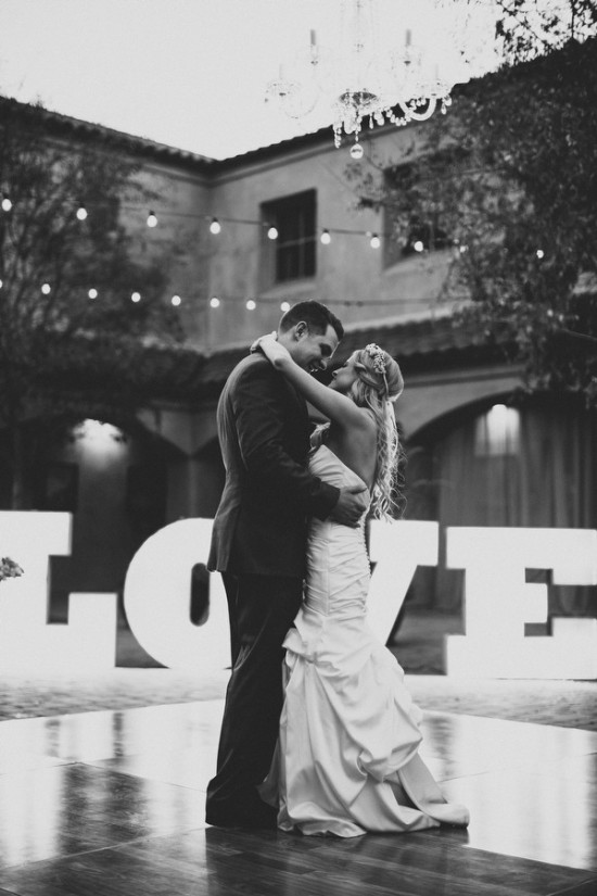shabby-chic-plaza-wedding