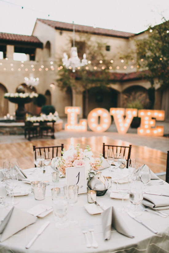 shabby-chic-plaza-wedding