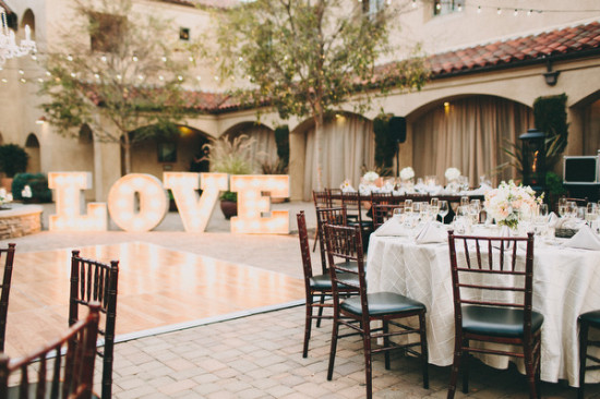 shabby-chic-plaza-wedding