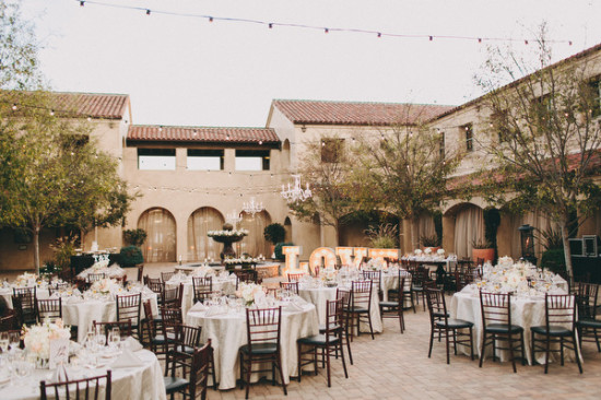 shabby-chic-plaza-wedding