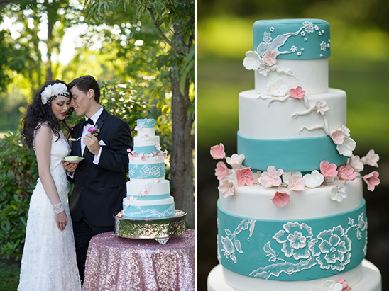 cutting the wedding cake