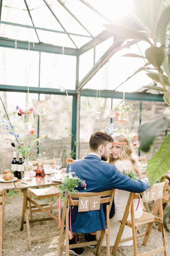 greenhouse-wedding-with-tons-of-color