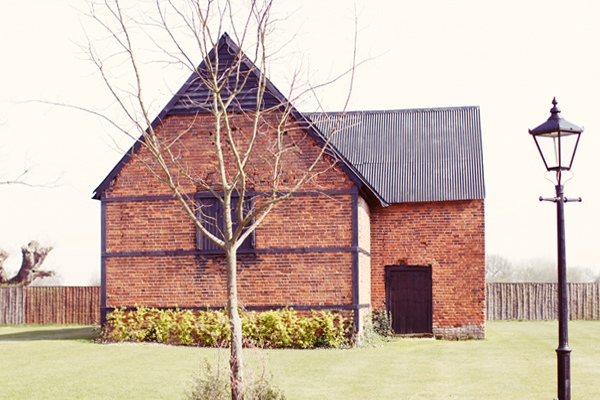 heart-filled-rustic-wedding-in-england