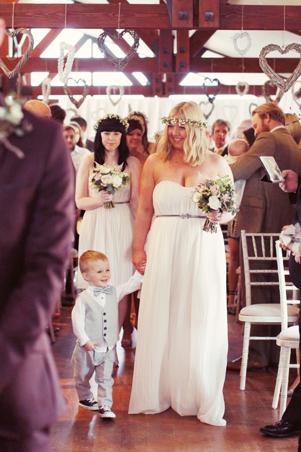 heart-filled-rustic-wedding-in-england