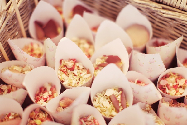 heart-filled-rustic-wedding-in-england