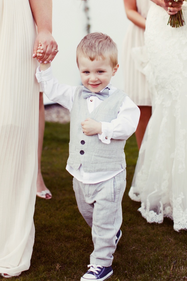 heart-filled-rustic-wedding-in-england