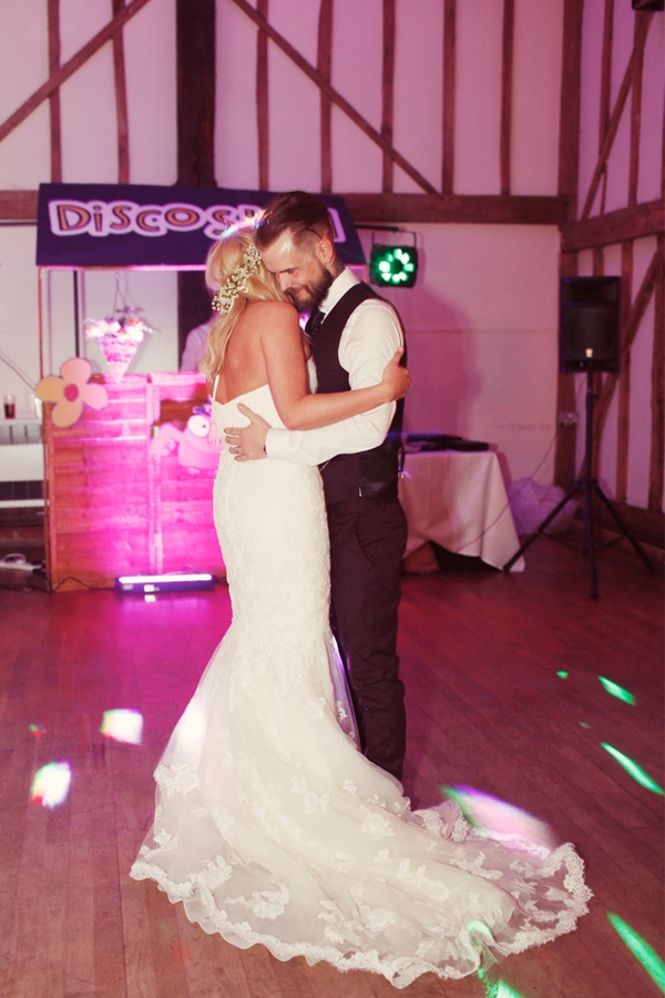 heart-filled-rustic-wedding-in-england