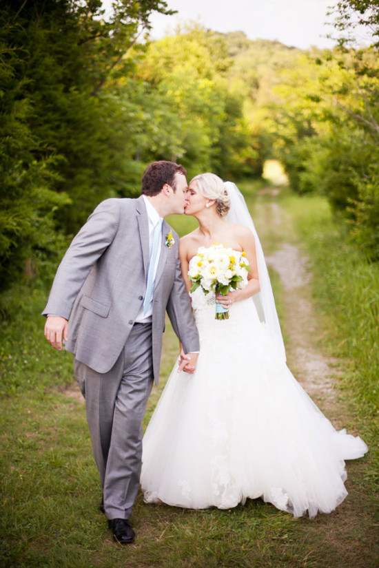 light-and-bright-summer-wedding