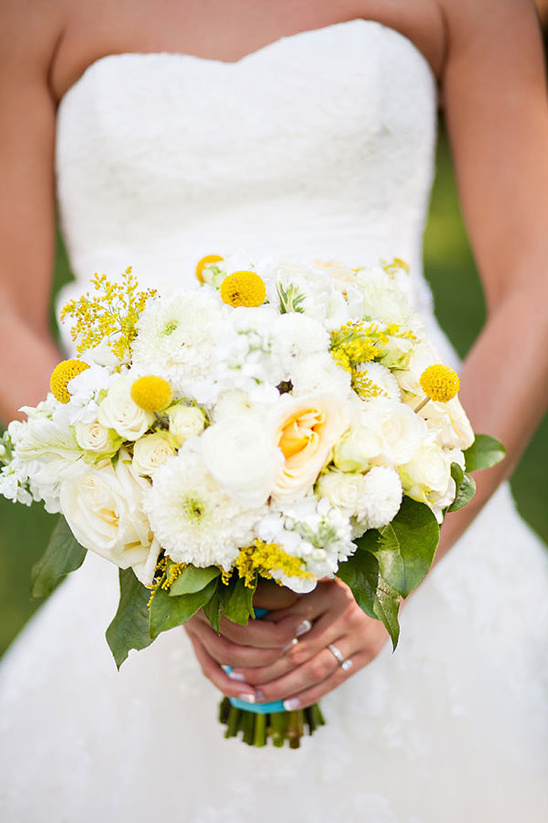 white and yellow bridal bouquet