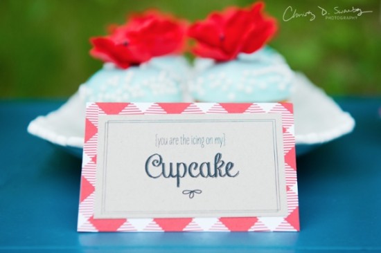Cupcake card with icing on my cupcake quote and red flowers