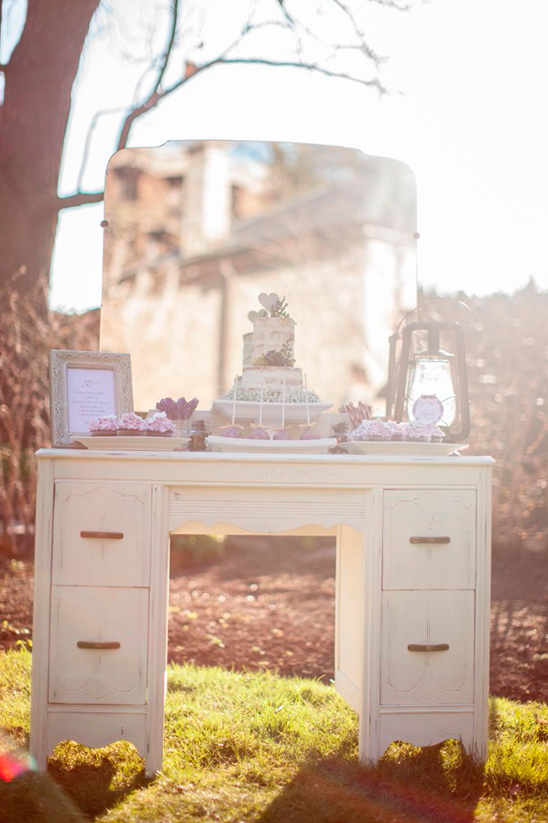 pretty glowing cake table