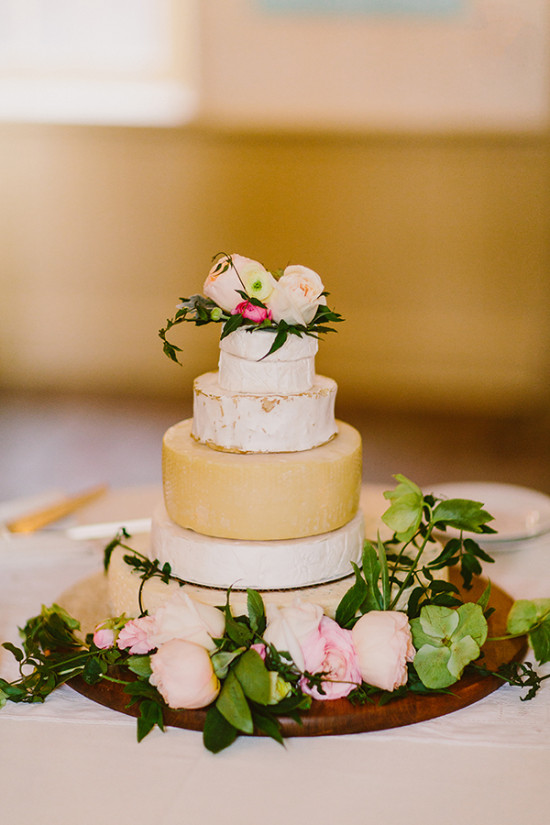 cheese-cake-and-charming-chapel-wedding