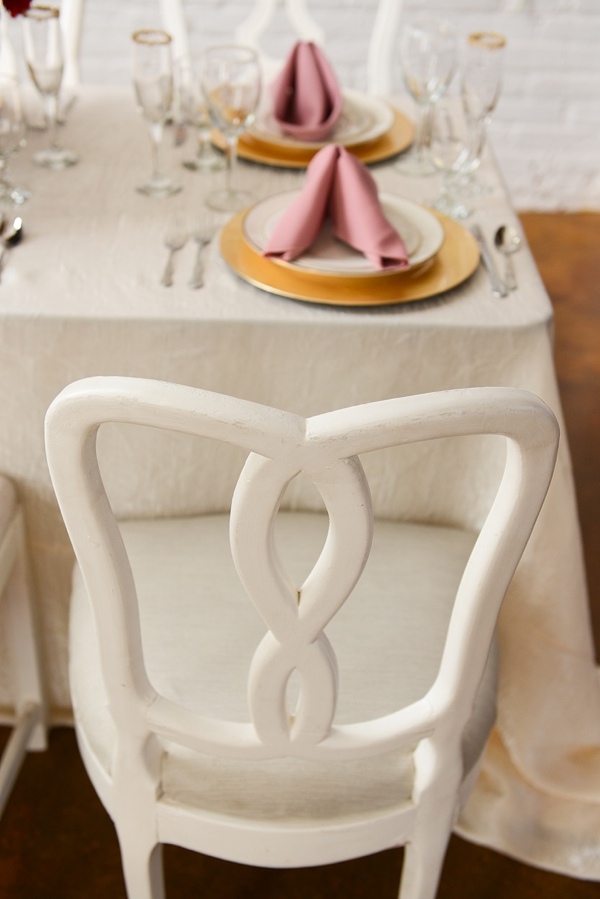 flower-filled-wedding-brunch