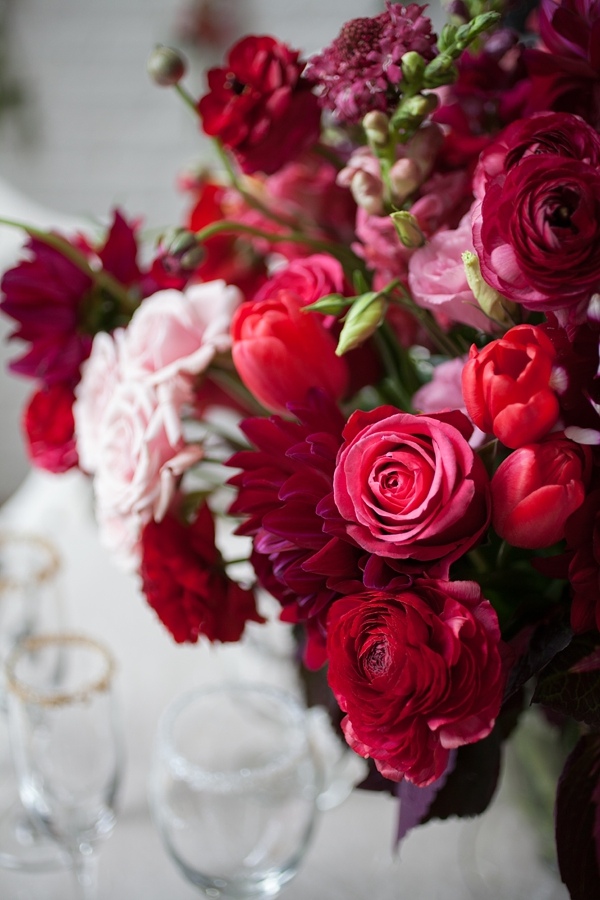 flower-filled-wedding-brunch