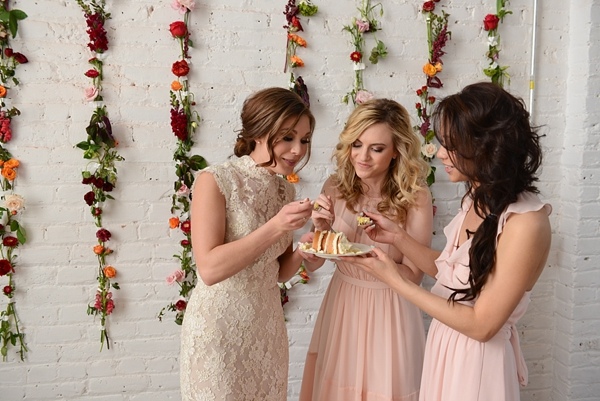 flower-filled-wedding-brunch