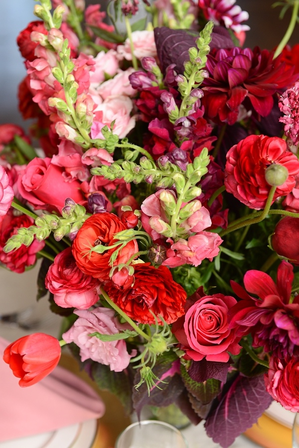 flower-filled-wedding-brunch