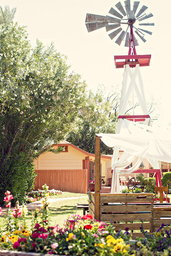 fun-and-funky-backyard-wedding