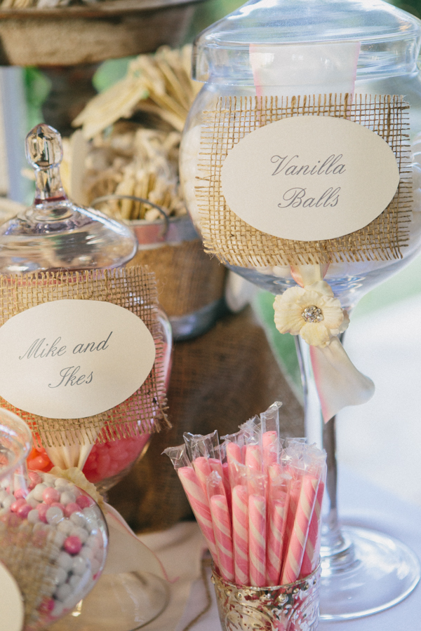 hands-on-wedding-full-of-love