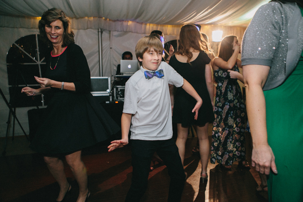 hands-on-wedding-full-of-love