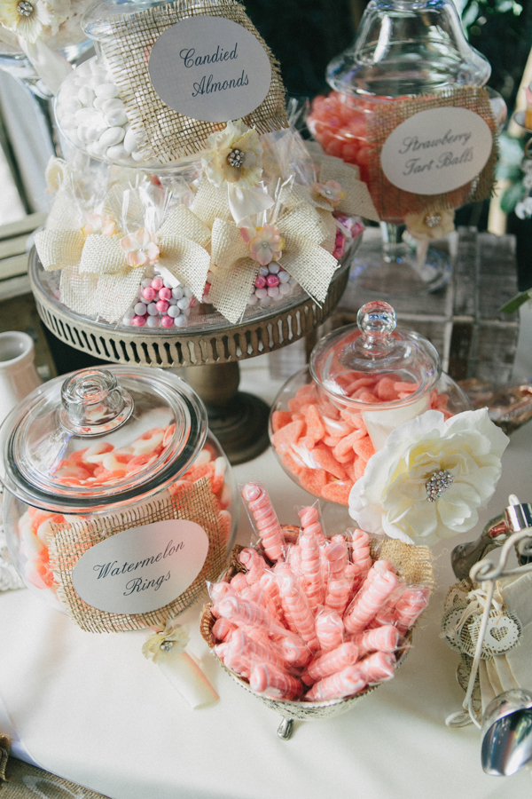 hands-on-wedding-full-of-love