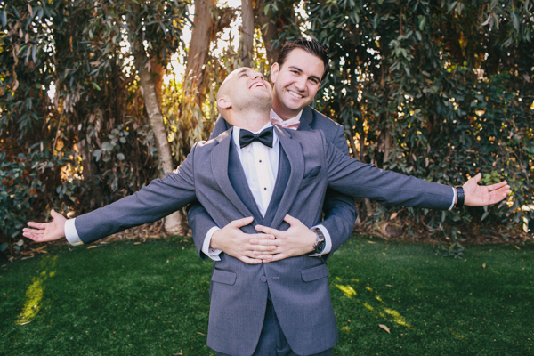 hands-on-wedding-full-of-love