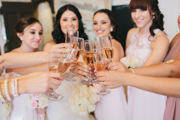 hands-on-wedding-full-of-love