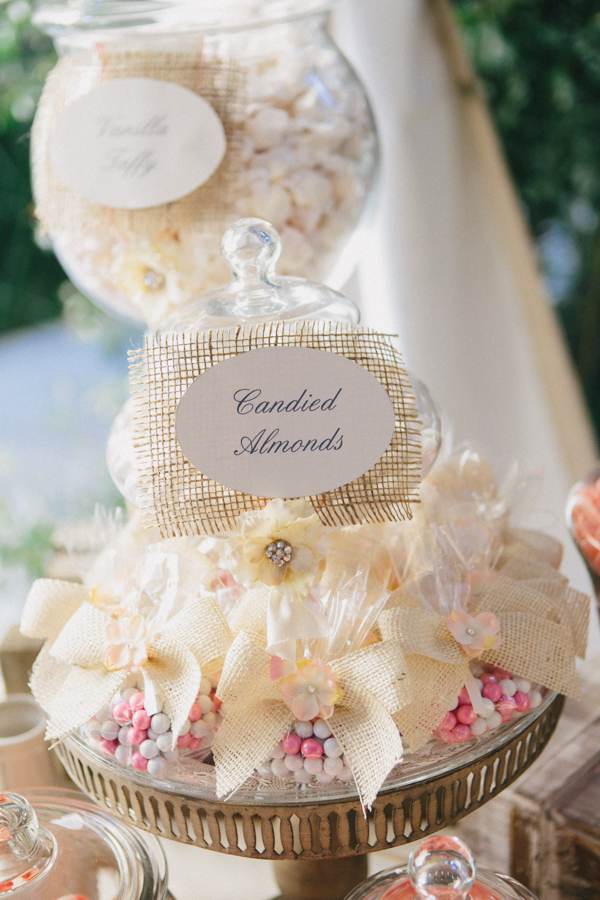 hands-on-wedding-full-of-love