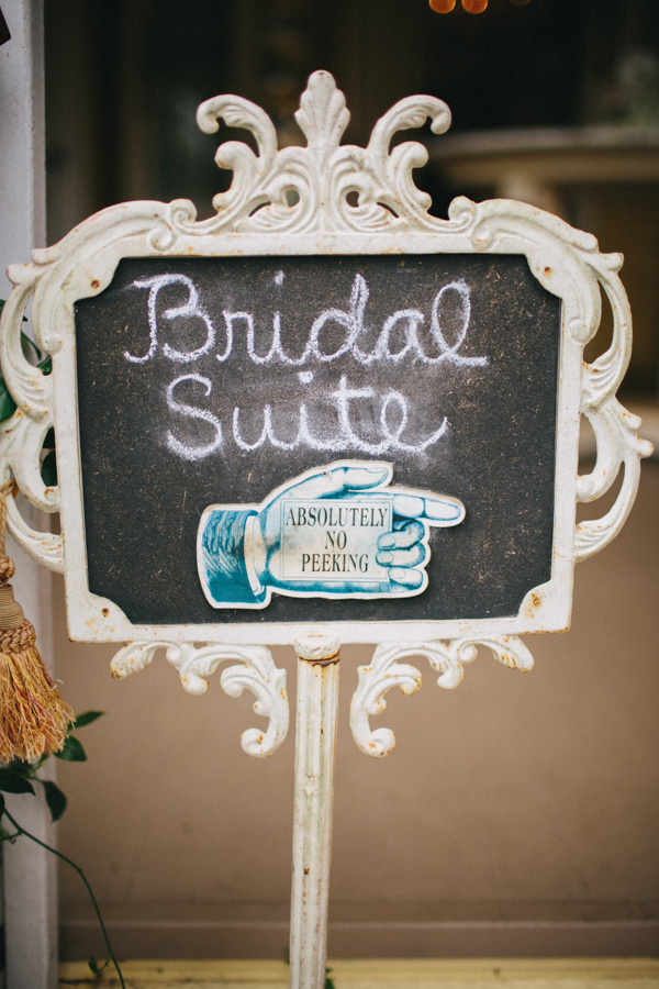 hands-on-wedding-full-of-love
