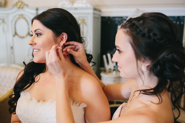 hands-on-wedding-full-of-love