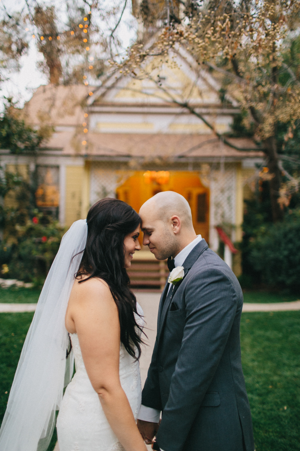 hands-on-wedding-full-of-love