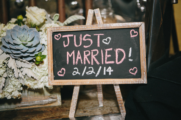 hands-on-wedding-full-of-love