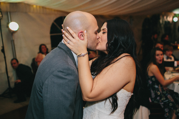hands-on-wedding-full-of-love