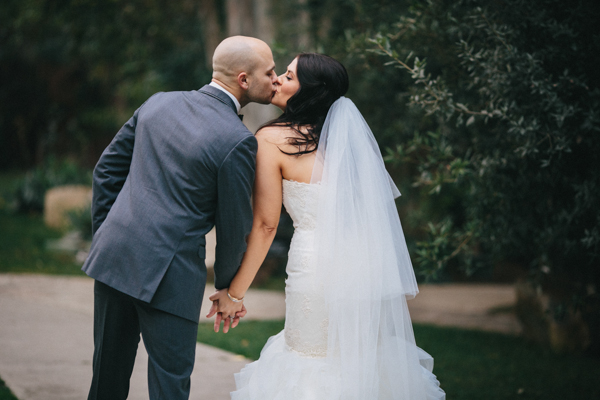 hands-on-wedding-full-of-love