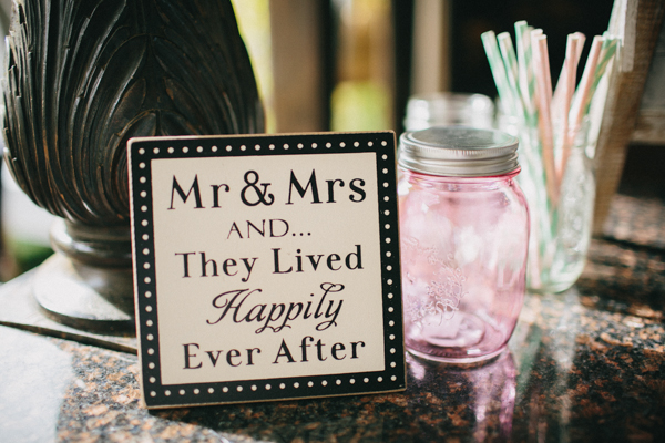 hands-on-wedding-full-of-love